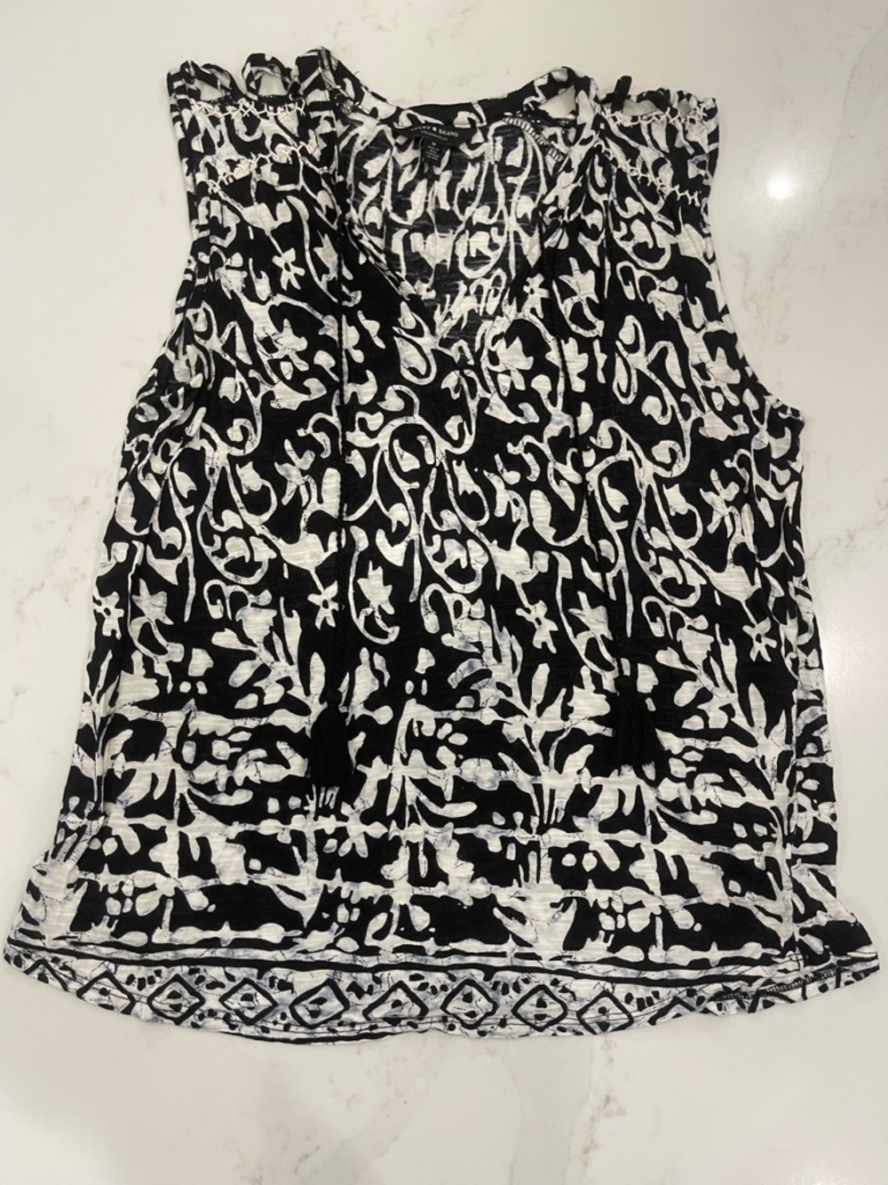 NWOT Lucky Brand Sleeveless Black & White Patterned V-Neck Top
